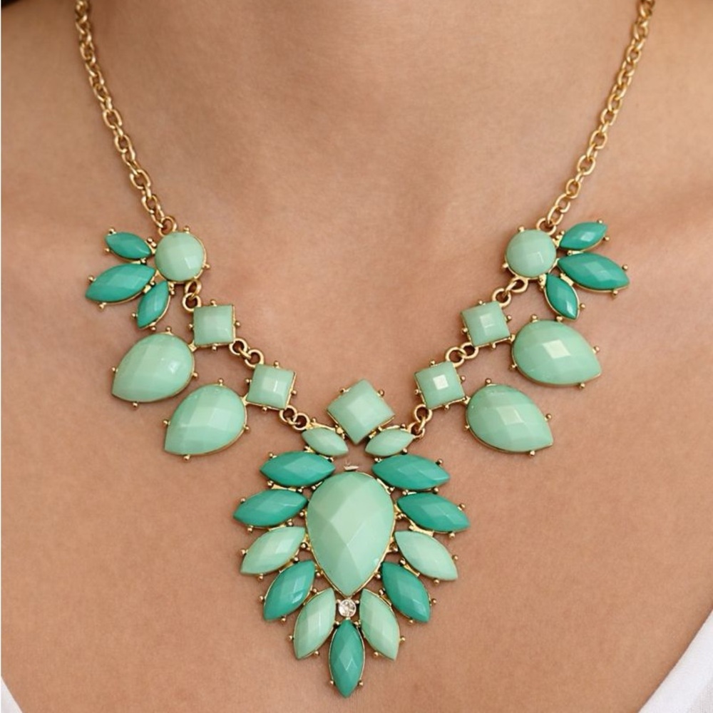 Gold chain Green Gemstone costume Necklace. Deco style. Kate spade inspired.